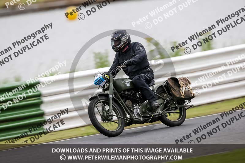 Vintage motorcycle club;eventdigitalimages;mallory park;mallory park trackday photographs;no limits trackdays;peter wileman photography;trackday digital images;trackday photos;vmcc festival 1000 bikes photographs